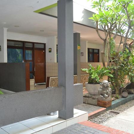 Hotel Aneka Baru Sleman  Esterno foto
