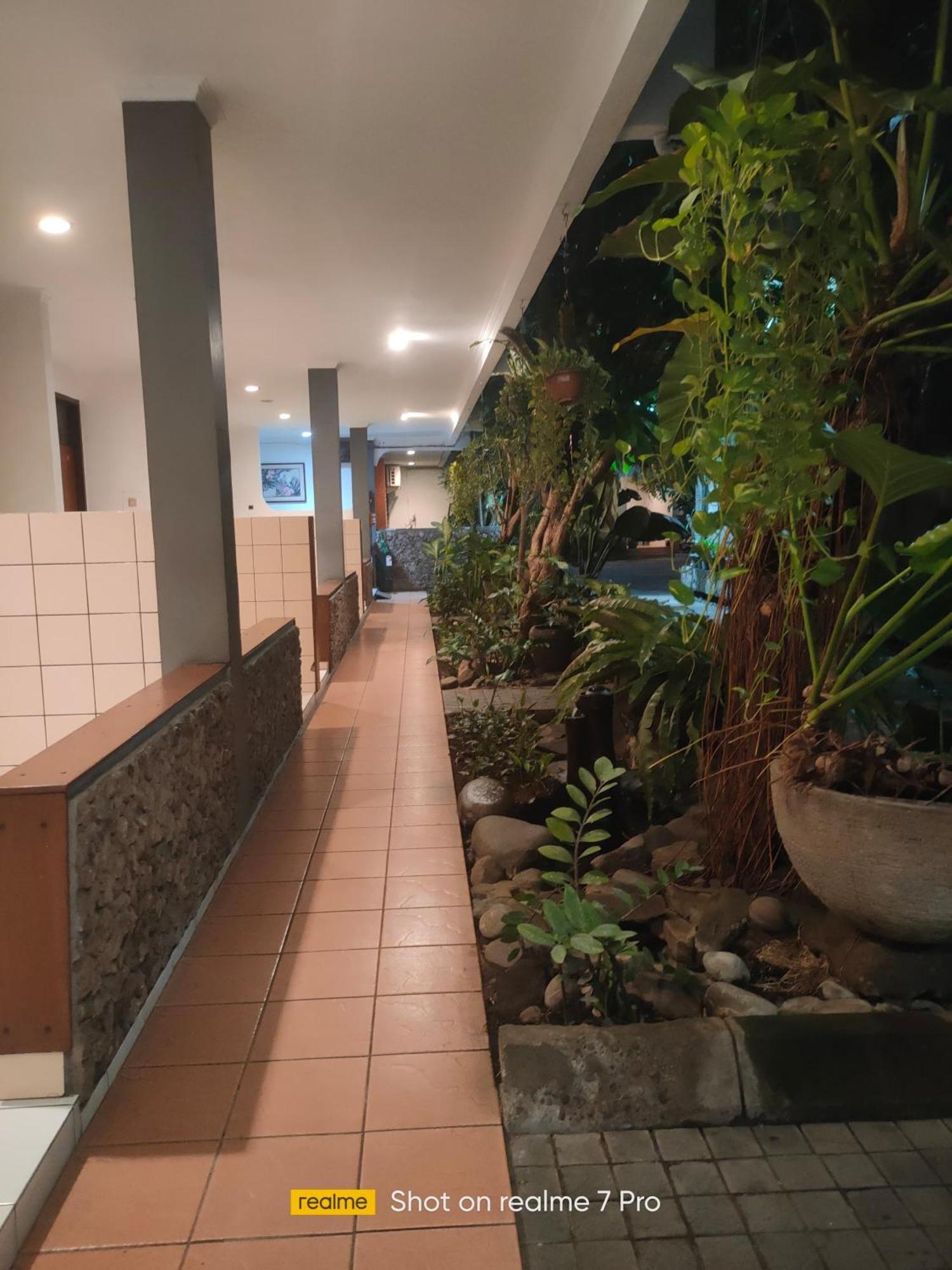 Hotel Aneka Baru Sleman  Esterno foto