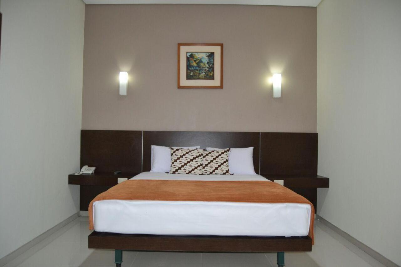 Hotel Aneka Baru Sleman  Esterno foto